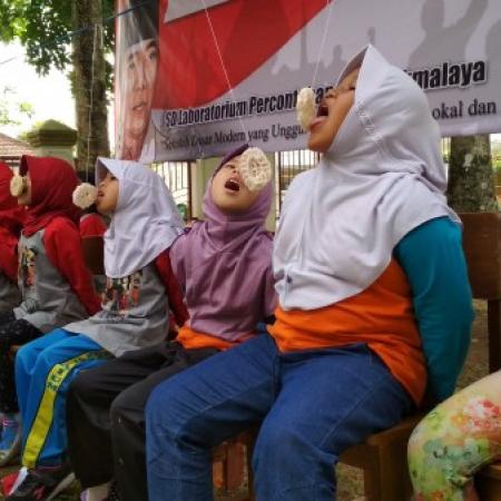 SALAM MERDEKA DARI LABSCHOOL TASIKMALAYA UNTUK NEGERI TERCINTA INDONESIA