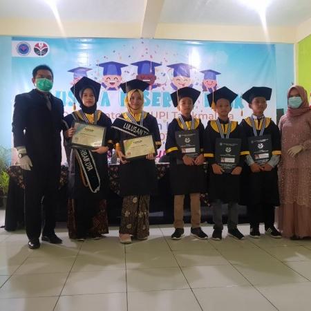 Inovasi Pendidikan Era 4.0 : SD Laboratorium UPI Tasikmalaya Sukses Gelar Wisuda Angkatan I 